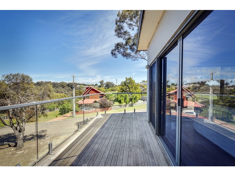 64 Hazel Road, Lakes Entrance VIC 3909