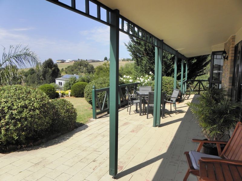 57 Lindamay Court, Lakes Entrance VIC 3909