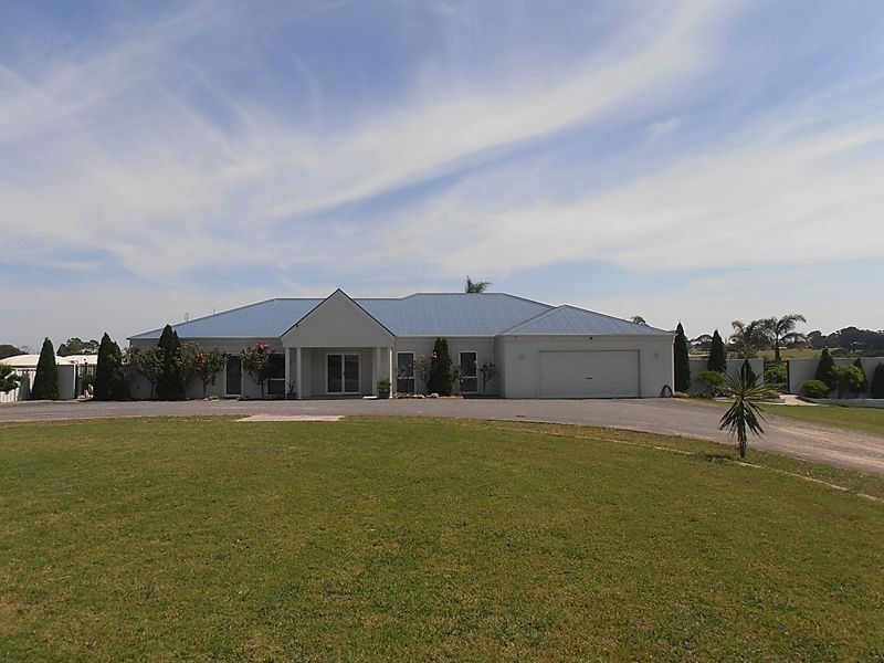129 Palmers Road, Lakes Entrance VIC 3909