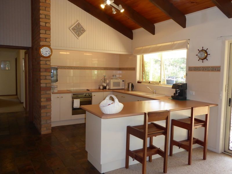 61 Point Road, Lakes Entrance VIC 3909