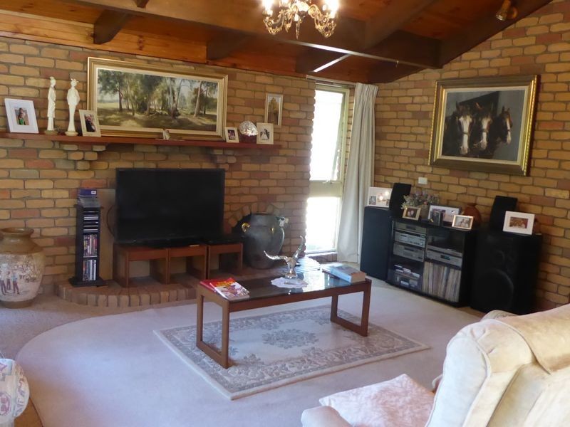 61 Point Road, Lakes Entrance VIC 3909