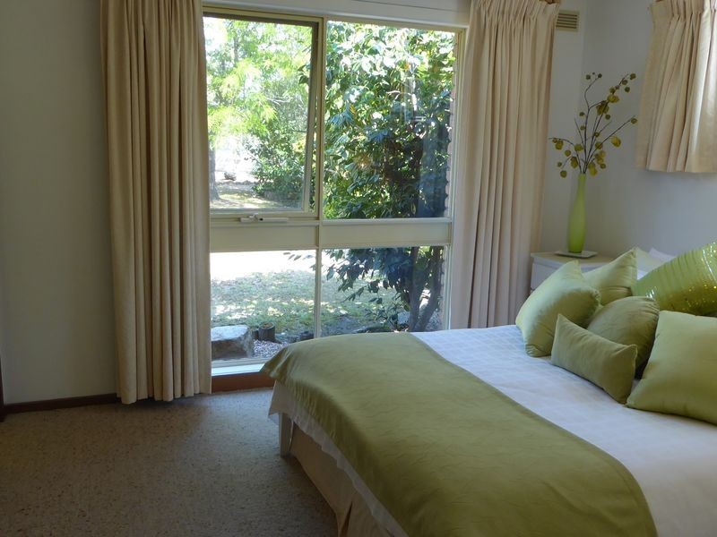 61 Point Road, Lakes Entrance VIC 3909