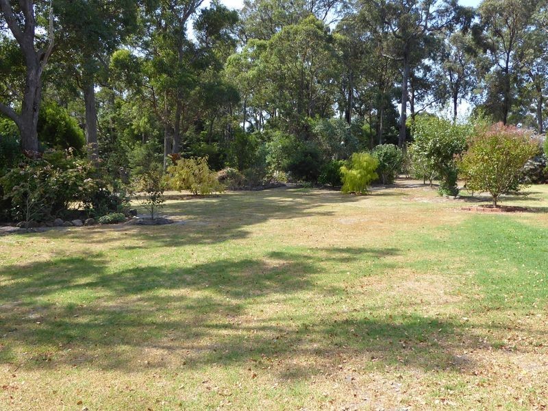 61 Point Road, Lakes Entrance VIC 3909