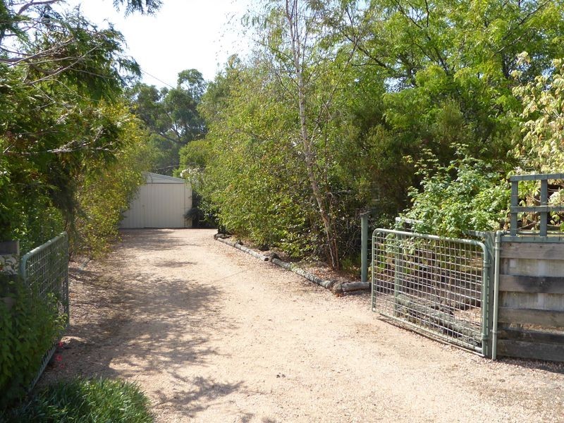 61 Point Road, Lakes Entrance VIC 3909