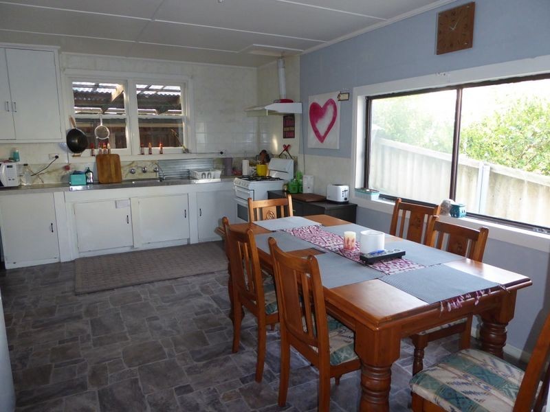 17 Daniel Street, Lakes Entrance VIC 3909