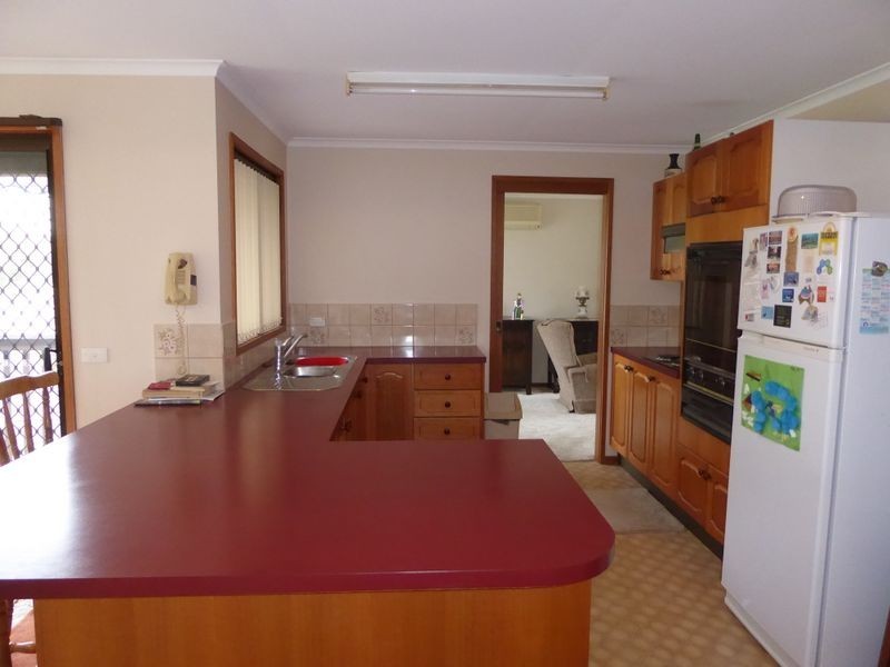 3 Lakeview Drive, Lakes Entrance VIC 3909