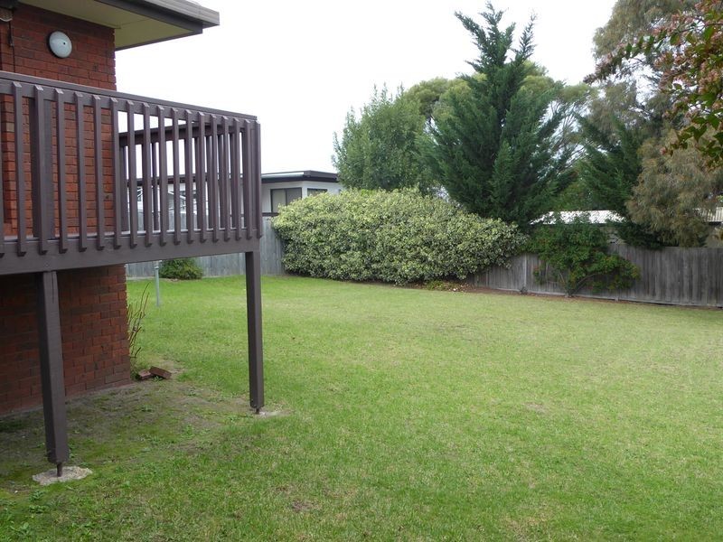 3 Lakeview Drive, Lakes Entrance VIC 3909