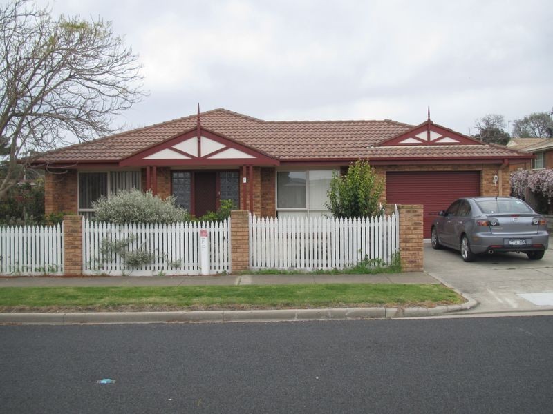 5 Bills Street, Lakes Entrance VIC 3909