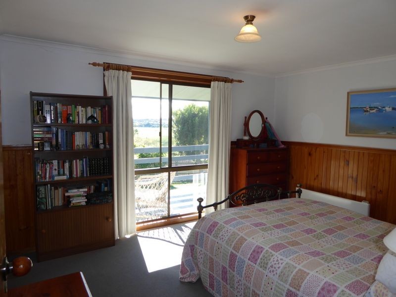 20 Reeves Street, Kalimna VIC 3909