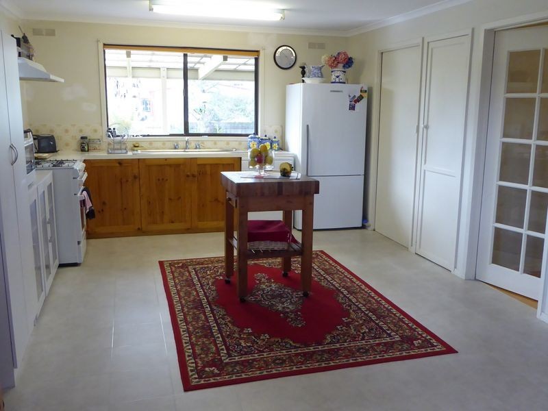 34 Jemmeson Street, Lakes Entrance VIC 3909