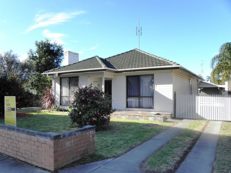 36 Carpenter Street, Lakes Entrance VIC 3909