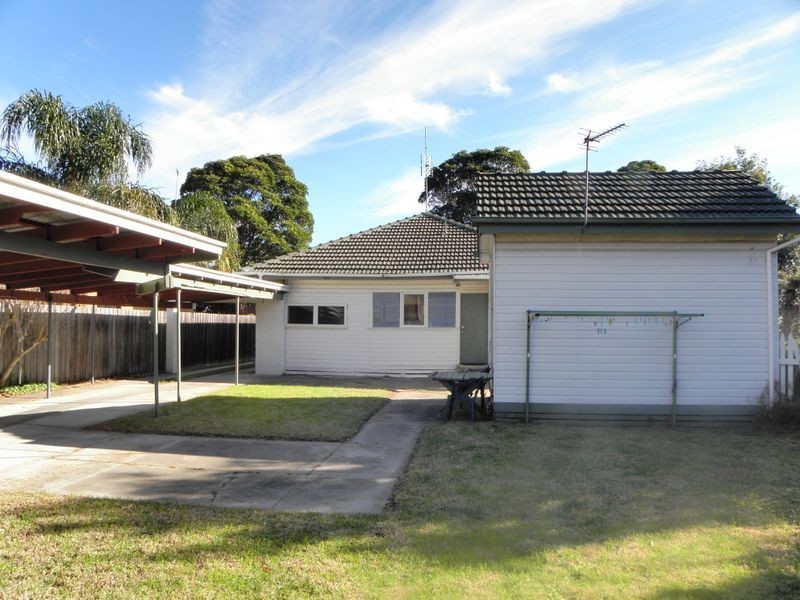 36 Carpenter Street, Lakes Entrance VIC 3909