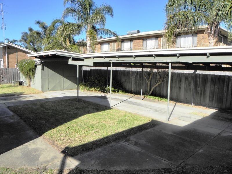 36 Carpenter Street, Lakes Entrance VIC 3909