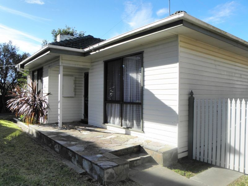 36 Carpenter Street, Lakes Entrance VIC 3909