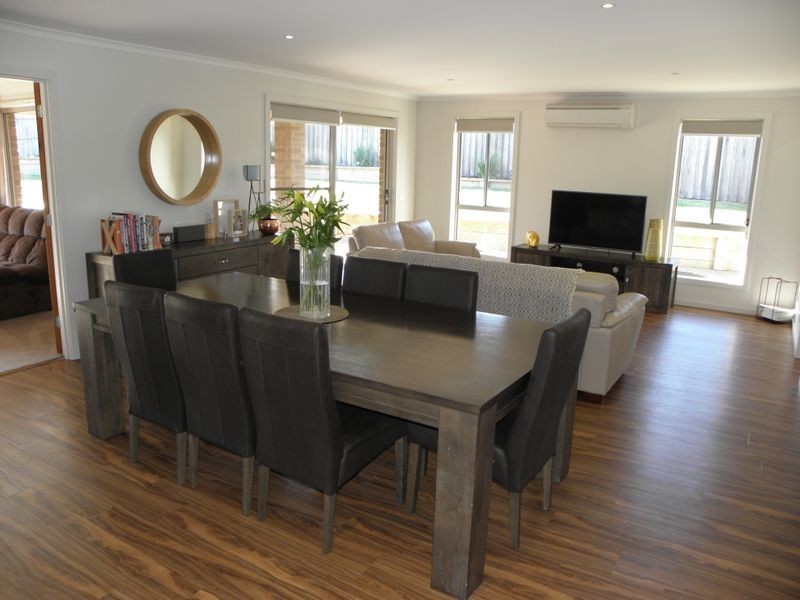 10 Luke Court, Lakes Entrance VIC 3909