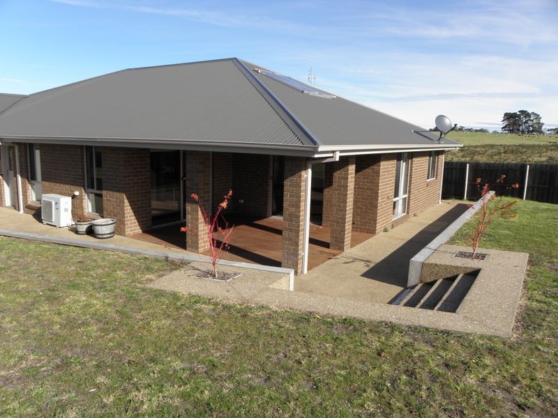 10 Luke Court, Lakes Entrance VIC 3909