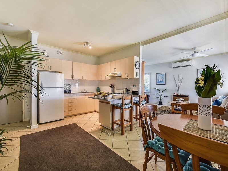 28 West Crescent, Lakes Entrance VIC 3909