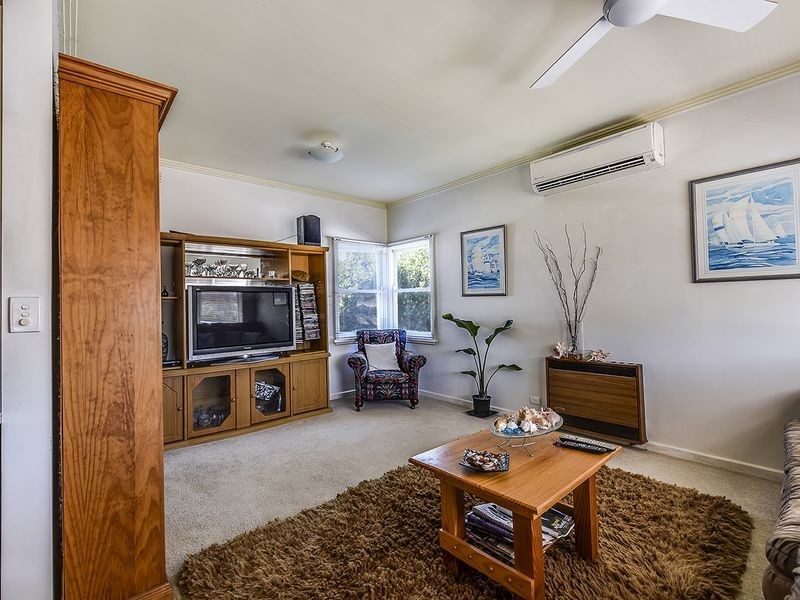 28 West Crescent, Lakes Entrance VIC 3909