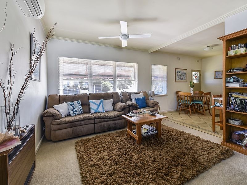 28 West Crescent, Lakes Entrance VIC 3909