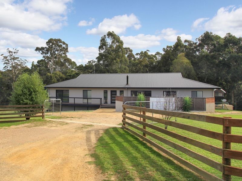 30 Mitchelson Court, Lakes Entrance VIC 3909