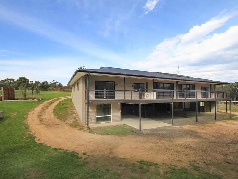 30 Mitchelson Court, Lakes Entrance VIC 3909