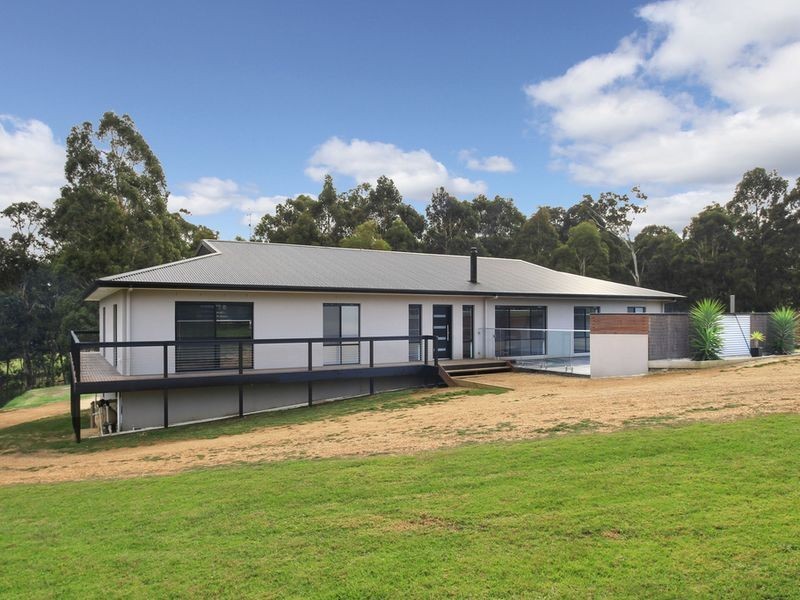 30 Mitchelson Court, Lakes Entrance VIC 3909