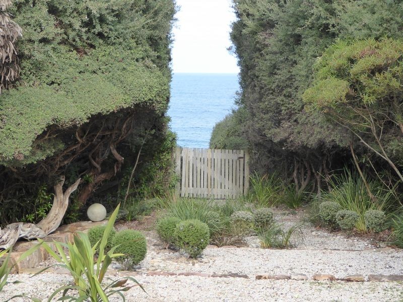 5 Larkins Place, Lake Tyers Beach VIC 3909
