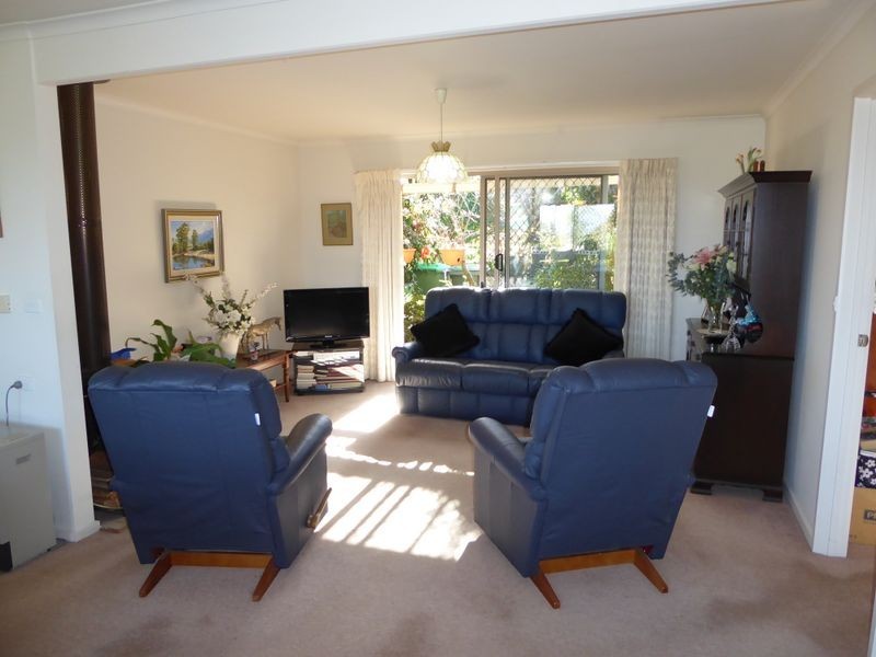 67 Capes Road, Lakes Entrance VIC 3909