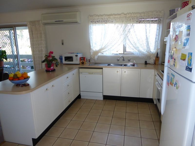 67 Capes Road, Lakes Entrance VIC 3909