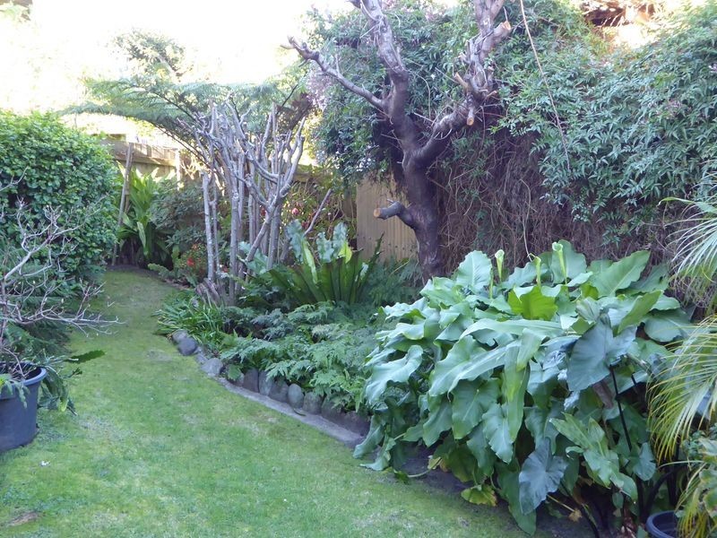 67 Capes Road, Lakes Entrance VIC 3909