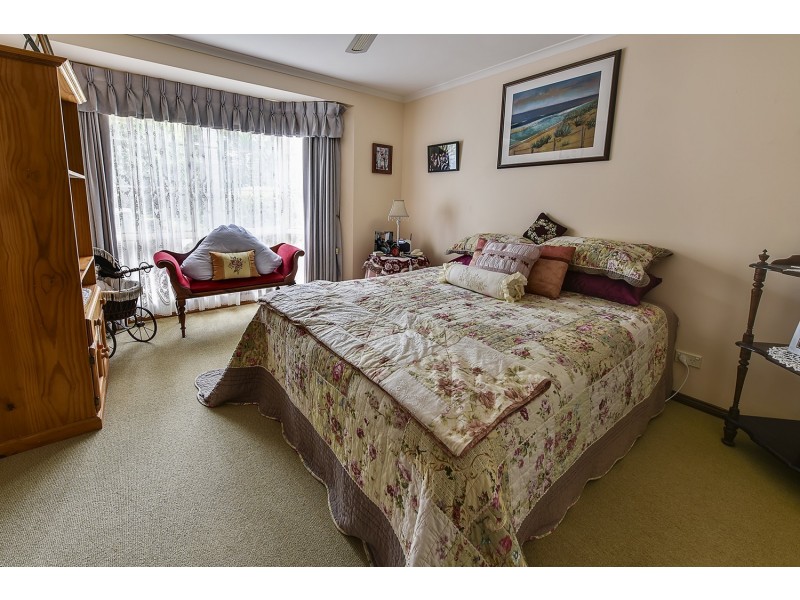 2/9 Bills Street, Lakes Entrance VIC 3909