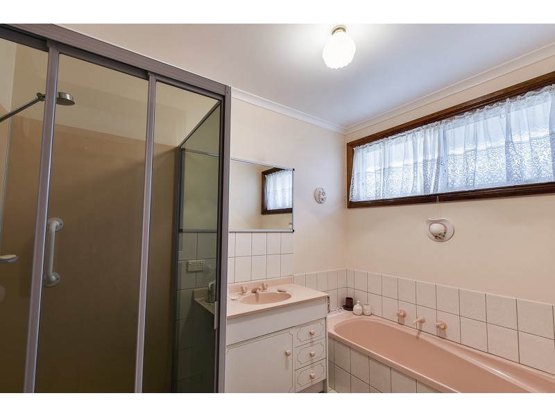 2/9 Bills Street, Lakes Entrance VIC 3909