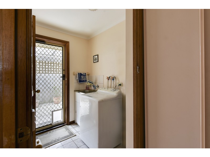 2/9 Bills Street, Lakes Entrance VIC 3909