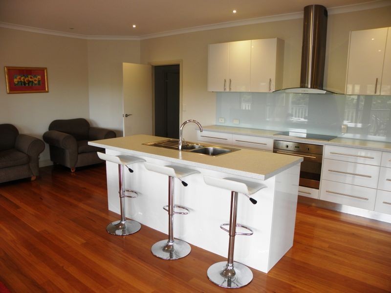 28 Norman Court, Lakes Entrance VIC 3909