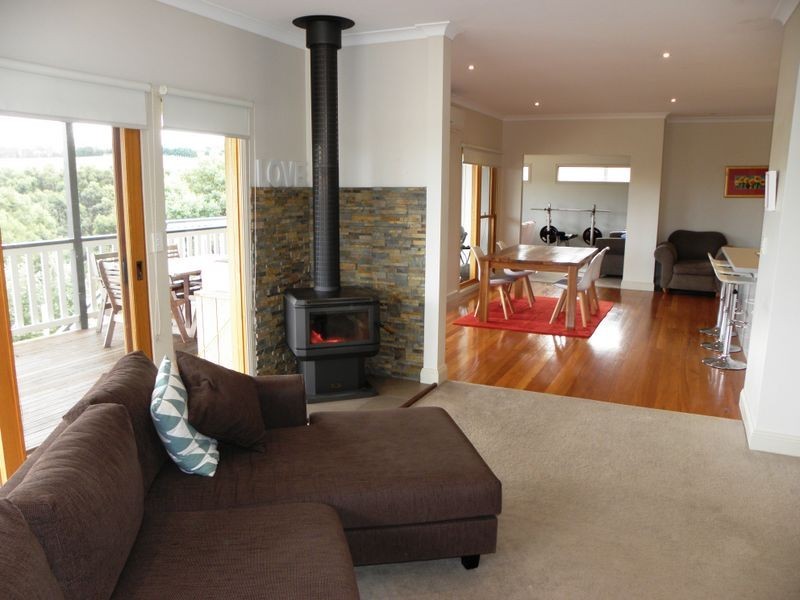 28 Norman Court, Lakes Entrance VIC 3909