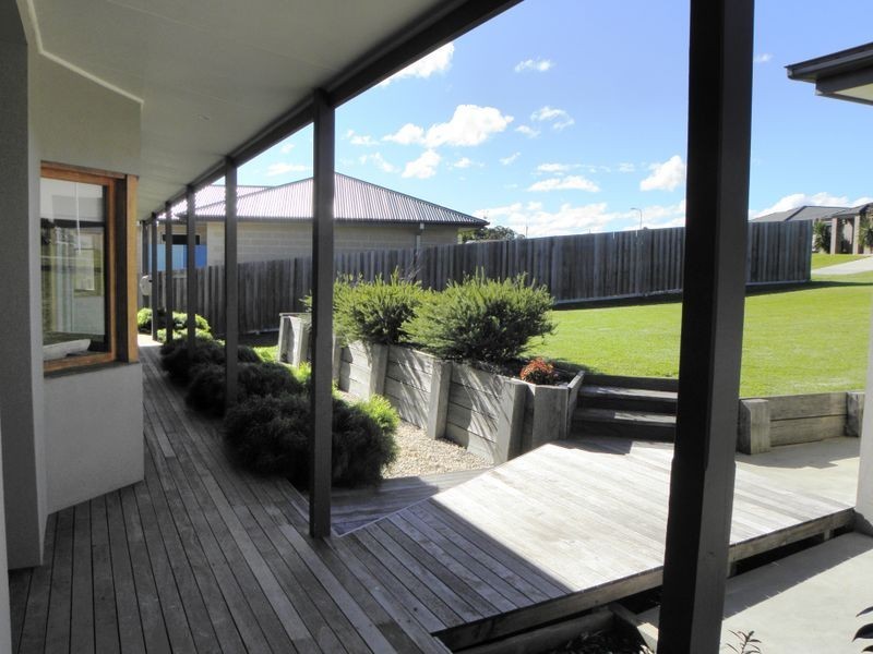 28 Norman Court, Lakes Entrance VIC 3909
