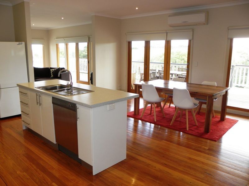 28 Norman Court, Lakes Entrance VIC 3909