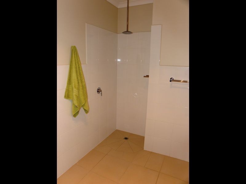 28 Norman Court, Lakes Entrance VIC 3909