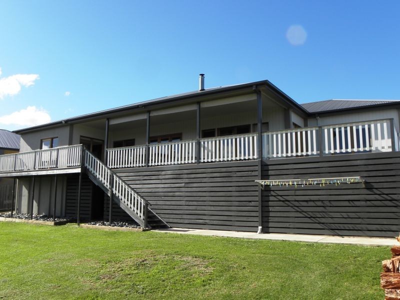 28 Norman Court, Lakes Entrance VIC 3909