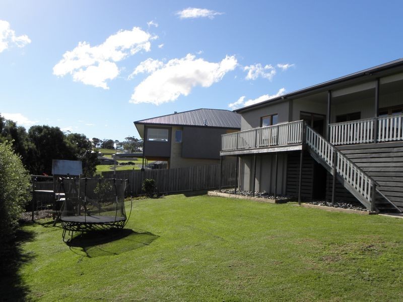 28 Norman Court, Lakes Entrance VIC 3909