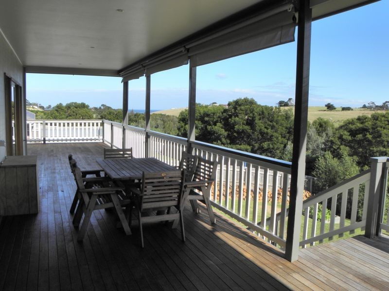 28 Norman Court, Lakes Entrance VIC 3909