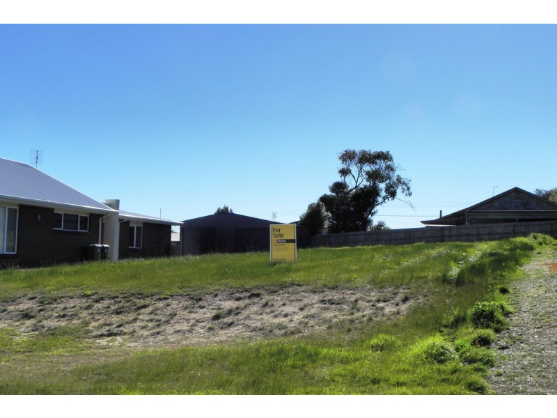11 Ewing Court, Lakes Entrance VIC 3909