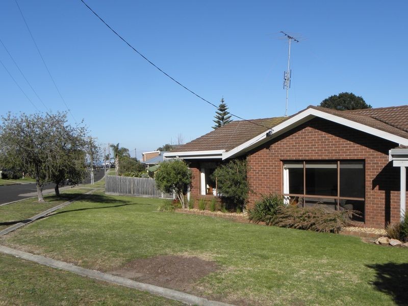 2 New Street, Lakes Entrance VIC 3909