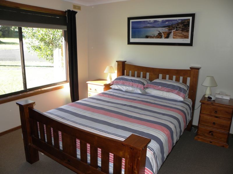 2 New Street, Lakes Entrance VIC 3909
