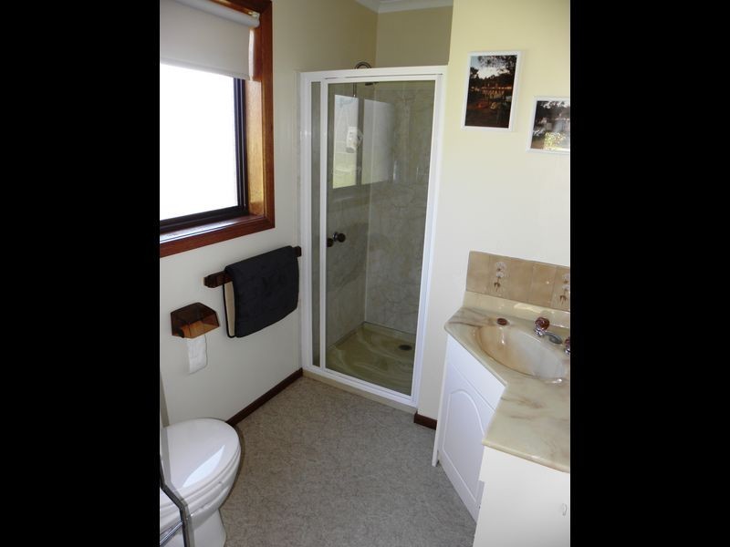 2 New Street, Lakes Entrance VIC 3909