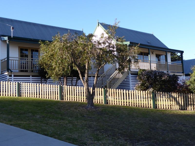 4 Doyle Court, Lakes Entrance VIC 3909