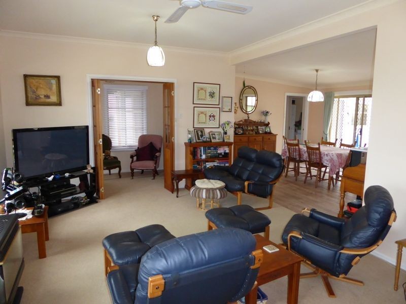 4 Doyle Court, Lakes Entrance VIC 3909