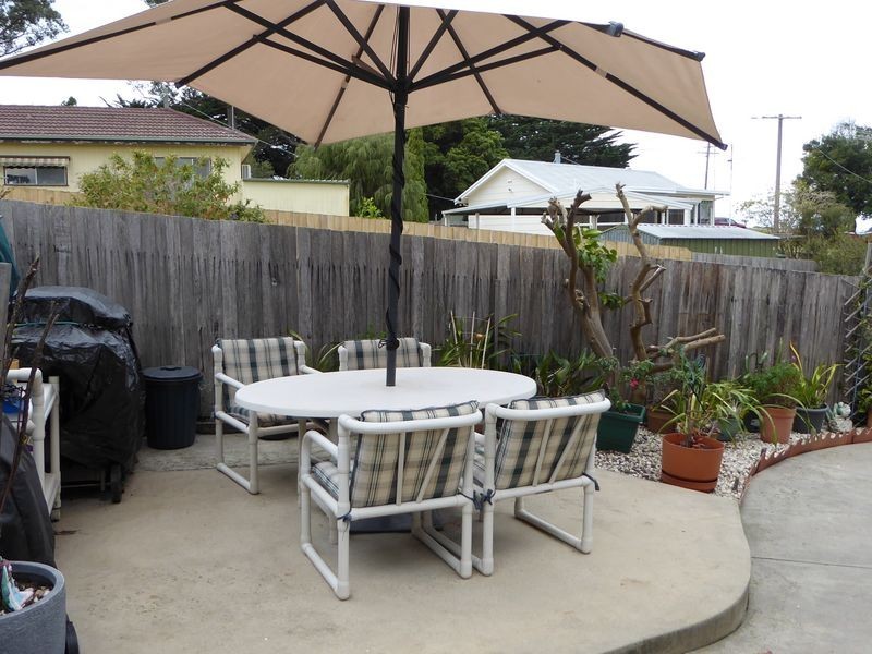 4 Doyle Court, Lakes Entrance VIC 3909