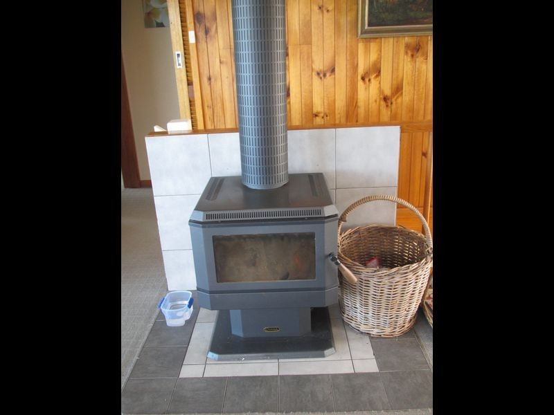 58 Hazel Road, Lakes Entrance VIC 3909