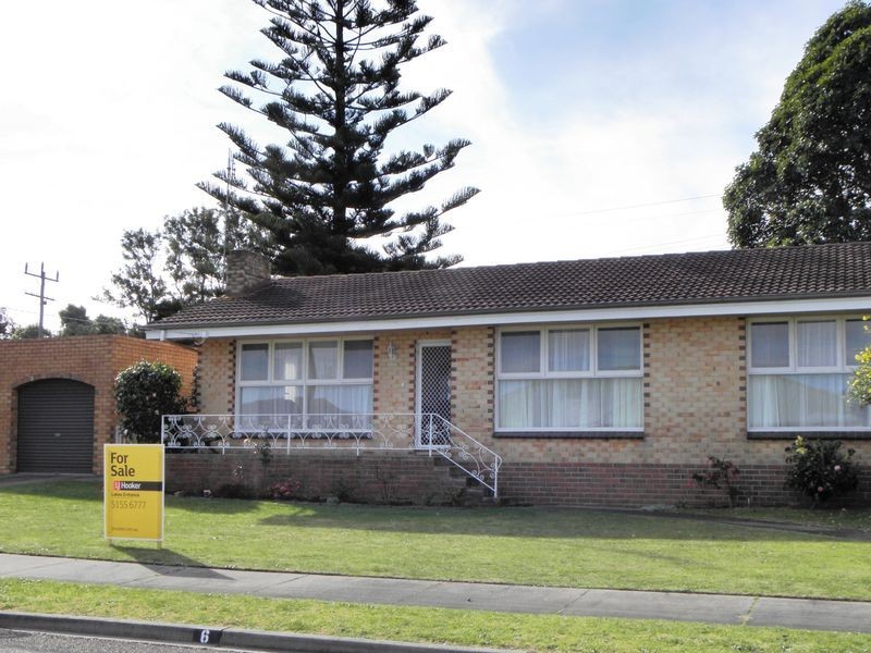 6 Macrae Court, Lakes Entrance VIC 3909